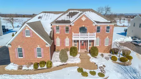 4 Heitz Ln, Hillsborough, NJ 08844
