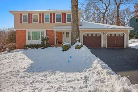 18 Apache Ct, East Brunswick, NJ 08816