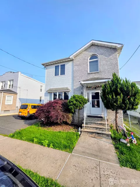 126 Holly St, Port Reading, NJ 07064