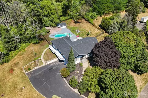 1 Rossi Dr, Clinton, NJ 08809