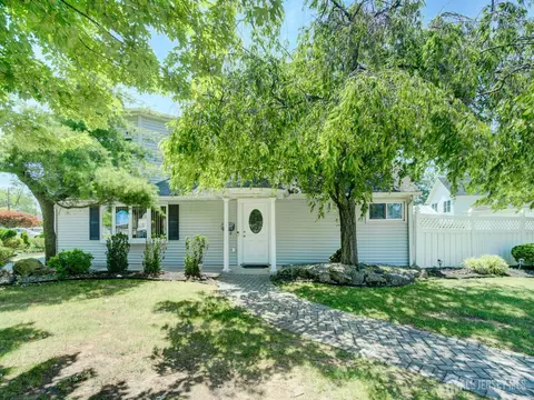 101 Idlewild Rd, Edison, NJ 08817