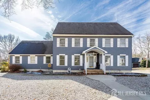 702 Radcliffe Rd, Lacey, NJ 08734