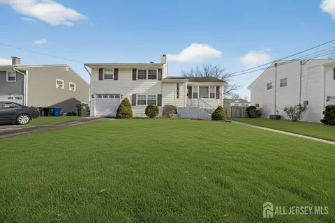 26 S Michael St, Fords, NJ 08863