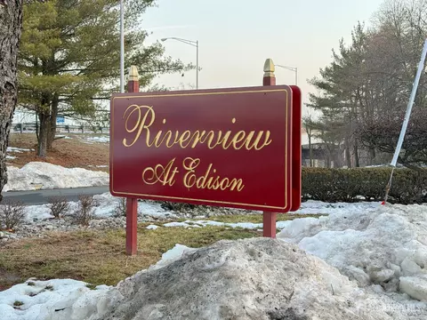 72 Fox Rd #1B, Edison, NJ 08817