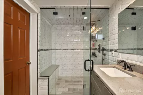 Bath - 6 E 2nd St, Port Reading, NJ 07064 photo 3 of 3