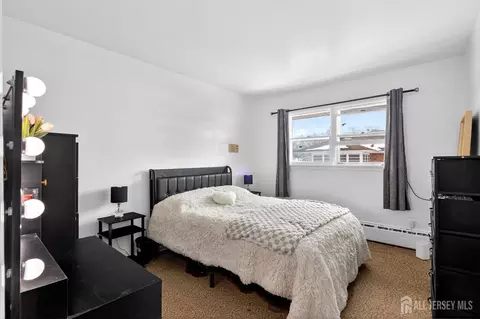Bedroom - 6 E 2nd St, Port Reading, NJ 07064 photo 4 of 7