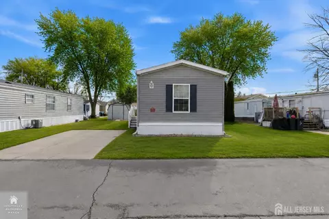 511 Sykesville Rd #116, Wrightstown, NJ 08562