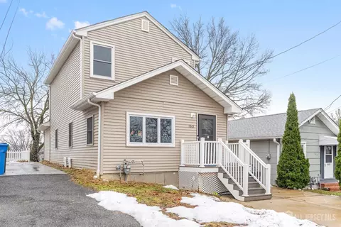 763 Prospect Ave, Laurence Harbor, NJ 08879