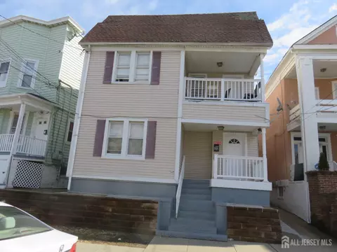 130 Catalpa Ave, Perth Amboy, NJ 08861