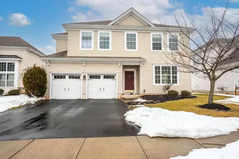 3 Lily Ln, Piscataway, NJ 08854