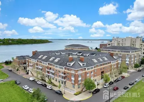 368 Rector St #408, Perth Amboy, NJ 08861