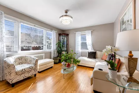 95 William Pl, Totowa, NJ 07512