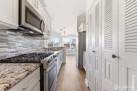 3373 Cypress Ct, South Brunswick, NJ 08852
