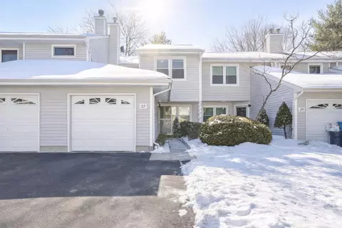 27 Sandpiper Dr, Parlin, NJ 08859