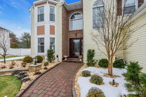6 Johnny Dr, Farmingdale, NJ 07727