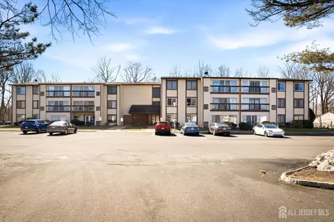 277 Crosse Dr #3E, Monroe, NJ 08831