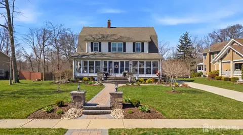 151 Beechwood Ave, Middlesex, NJ 08846