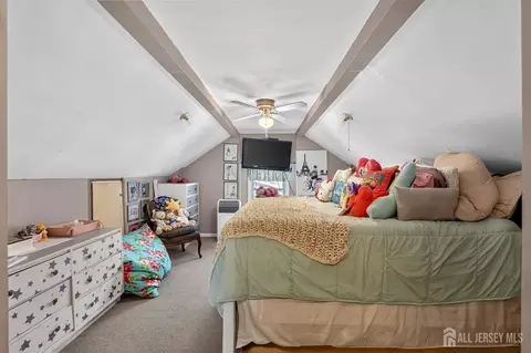 Bedroom - 151 Beechwood Ave, Middlesex, NJ 08846 photo 8 of 9