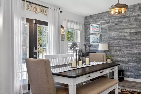 Dining - 151 Beechwood Ave, Middlesex, NJ 08846 photo 3 of 3