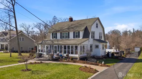 Exterior - 151 Beechwood Ave, Middlesex, NJ 08846 photo 3 of 8