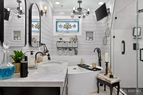 Bath - 151 Beechwood Ave, Middlesex, NJ 08846 photo 3 of 6
