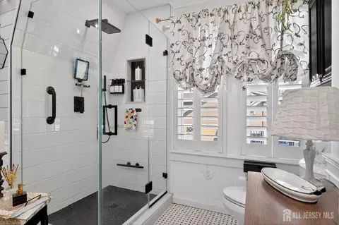 Bath - 151 Beechwood Ave, Middlesex, NJ 08846 photo 6 of 6