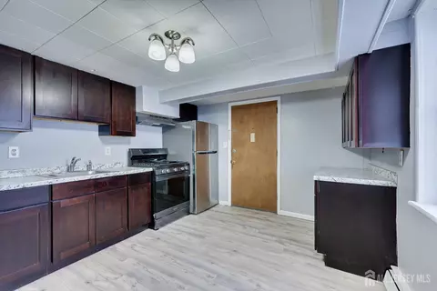 Kitchen - 2 Garfield Park, Edison, NJ 08837 photo 1 of 3