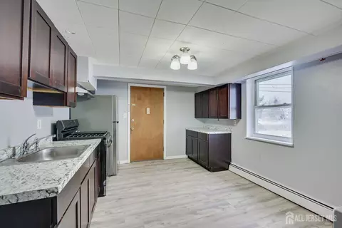 Kitchen - 2 Garfield Park, Edison, NJ 08837 photo 3 of 3