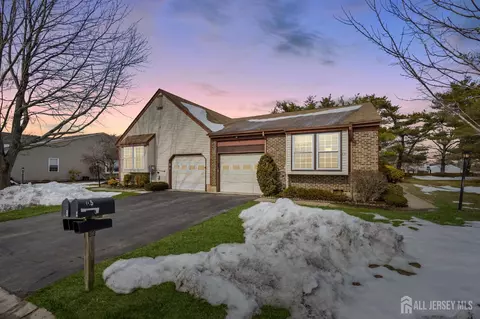 145 Concordia Cir #A, Monroe, NJ 08831