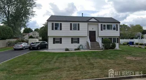 28 Oloughlin Dr, South Plainfield, NJ 07080