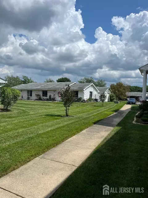 547 Cornus Plz #C, Monroe, NJ 08831