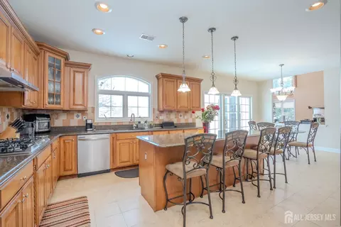 Kitchen - 2 Rustic Ct, Monroe, NJ 08831 photo 4 of 4
