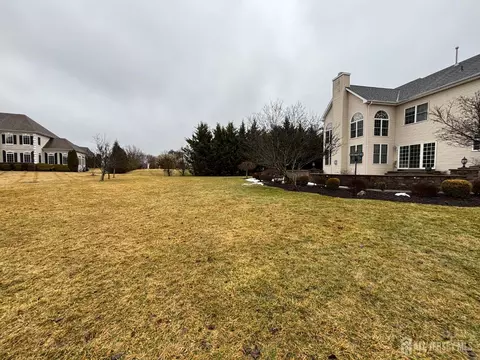 Exterior - 2 Rustic Ct, Monroe, NJ 08831 photo 5 of 11