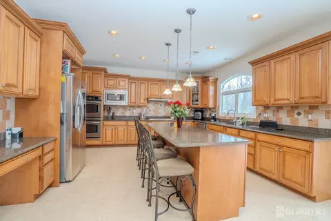 Kitchen - 2 Rustic Ct, Monroe, NJ 08831 photo 2 of 4