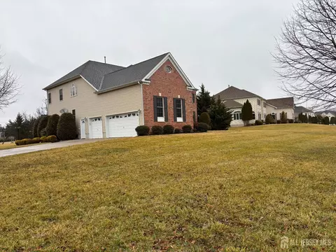 Exterior - 2 Rustic Ct, Monroe, NJ 08831 photo 8 of 11