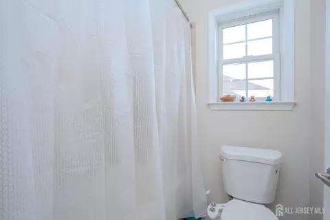 Bath - 2 Rustic Ct, Monroe, NJ 08831 photo 5 of 5