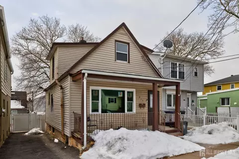 419 Inslee St, Perth Amboy, NJ 08861