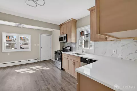 419 Inslee St, Perth Amboy, NJ 08861