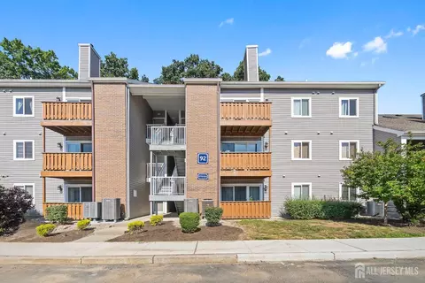 9207 Tamarron Dr, Plainsboro, NJ 08536