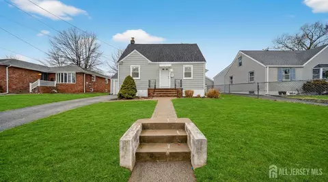 33 Cornell St, Avenel, NJ 07001