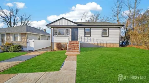 2 Olive St, Fords, NJ 08863
