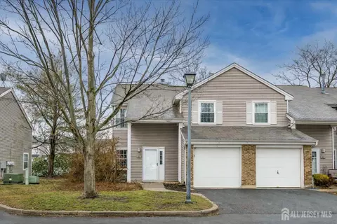 63 Renaissance Ln, New Brunswick, NJ 08901