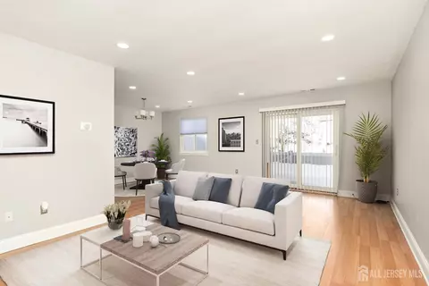 83 Tennyson Dr, Plainsboro, NJ 08536