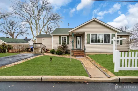 11 Pershing Ave, Sayreville, NJ 08872