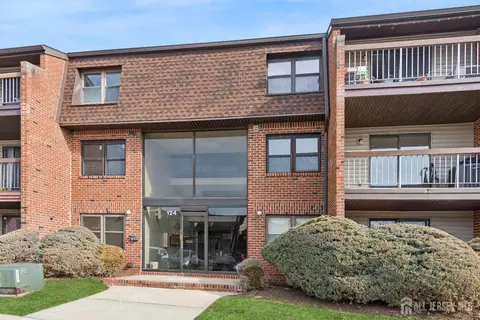124 Beverly Hill Ter #J, Woodbridge, NJ 07095
