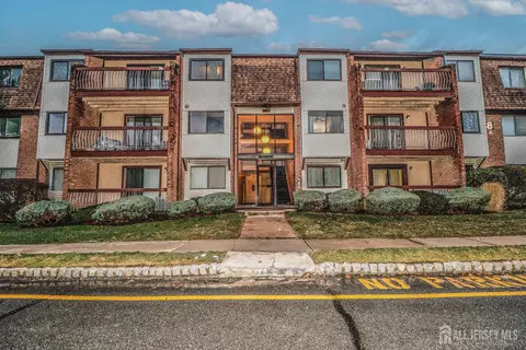 312 Edison Glen Ter, Edison, NJ 08837