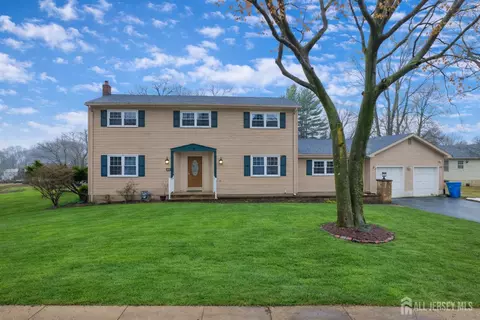 1040 Hillside Dr, North Brunswick, NJ 08902