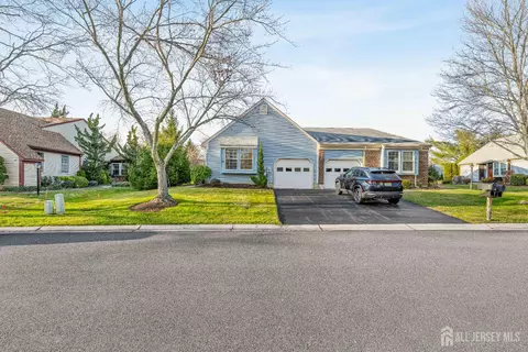 29 Hillsborough Dr # -B, Monroe, NJ 08831