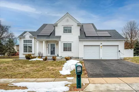 51 Cherrywood Dr, Piscataway, NJ 08854