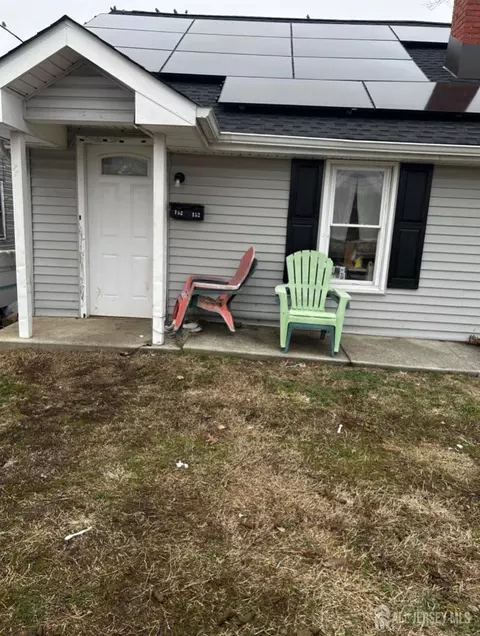 152 Broad St, Carneys Point, NJ 08069